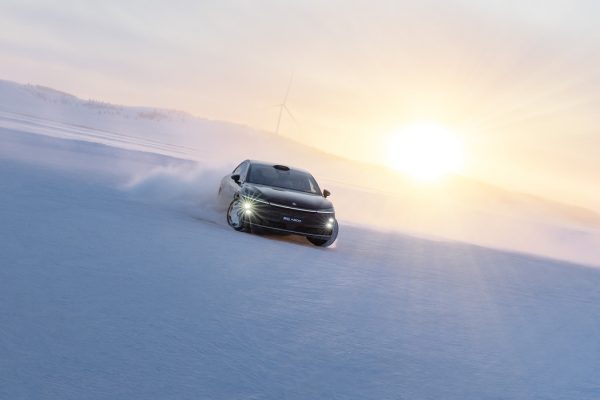 6390467640117743951057306-1