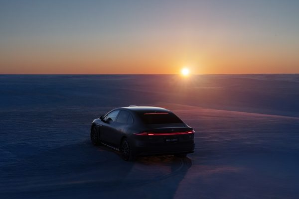 6390467642132881151099001-1