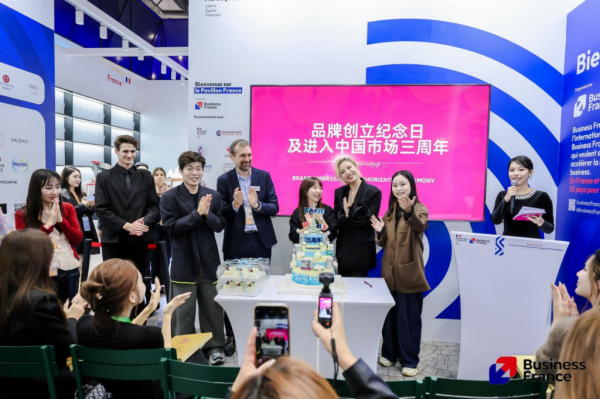 d112d319-139d-4d67-80c1-a696d57977cf d112d319-139d-4d67-80c1-a696d57977cf