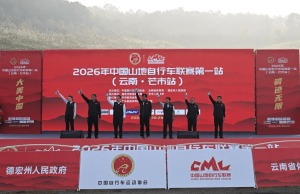 267232b38f234775ad87ae9c41d5b34d-1