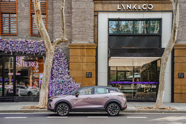 6390857649240590923447224