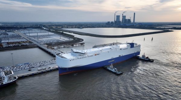 6390945090208883699350415