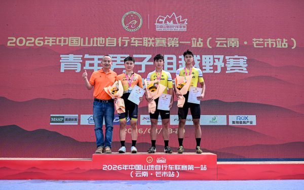 77333982fc7548beb3cfe7859fce3864-1