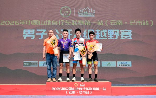 9e2734490e2b4a20b00fa24610f1c016-1