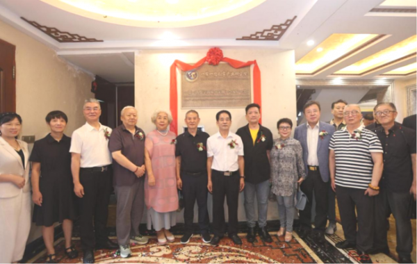 image1_sm-83 image1_sm-83