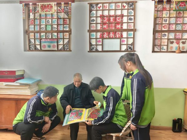 链上“身份证”，守护春叶剪纸版权